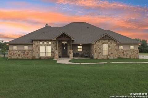 512 Wagon Train, La Vernia, TX 78121