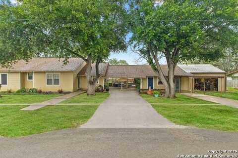 1604 J ST, Floresville, TX 78114