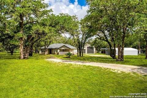 411 Shannon Ridge Dr, Floresville, TX 78114