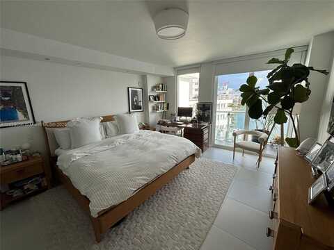 9821 E Bay Harbor Dr, Bay Harbor Islands, FL 33154
