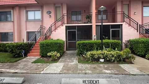 227 Lakeview Dr, Weston, FL 33326