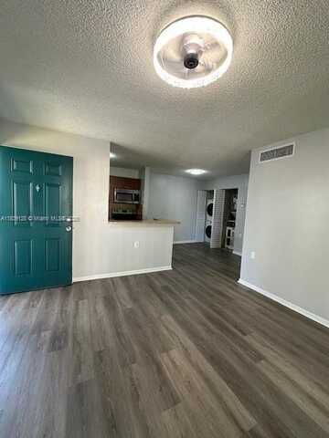 6935 NW 179th St, Hialeah, FL 33015