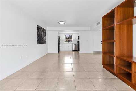 7304 SW 82nd St, Miami, FL 33143