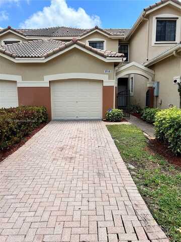 3918 Cherry Ln, Weston, FL 33332