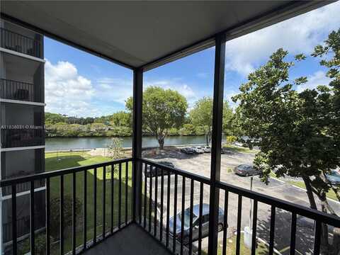 3475 N Country Club Dr, Aventura, FL 33180