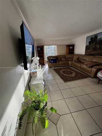 10315 NW 9th St Cir, Miami, FL 33172