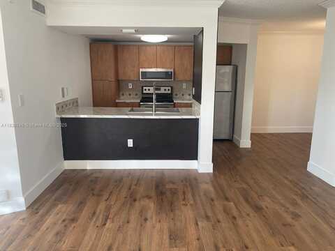 6995 NW 186th St, Hialeah, FL 33015