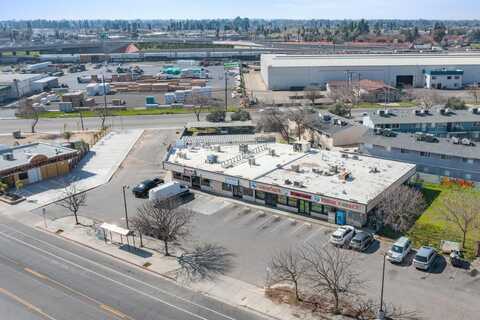 2717 Hughes Avenue N, Fresno, CA 93705