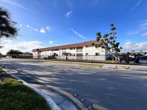 651 NW 177th St, Miami Gardens, FL 33169