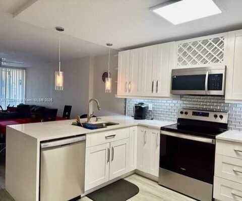 1 Royal Palm Way, Boca Raton, FL 33432