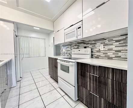 8450 Lagos De Campo Blvd, Tamarac, FL 33321