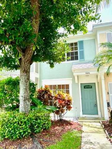 7886 Dixie Beach Cir, Tamarac, FL 33321
