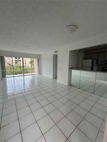 8897 Fontainebleau Blvd, Miami, FL 33172