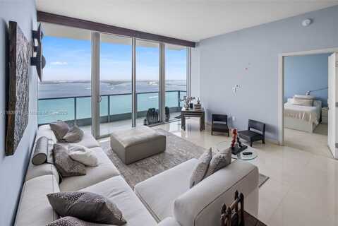 1331 Brickell Bay Dr, Miami, FL 33131
