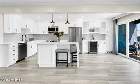 J4 Twinlights Court, Highlands, NJ 07732