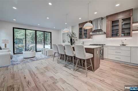 86 Watchung Avenue, Montclair, NJ 07043