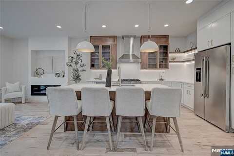 86 Watchung Avenue, Montclair, NJ 07043