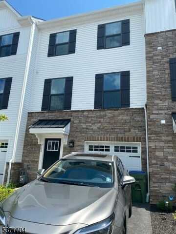 212 E Stiger St, Hackettstown, NJ 07840