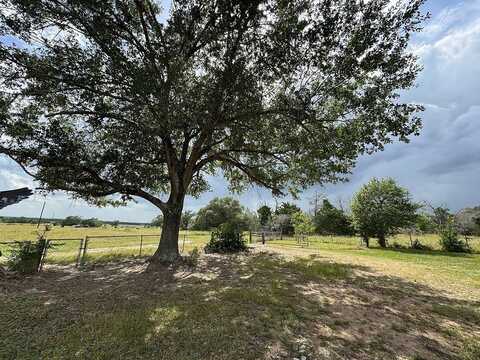 4317 Farm To Market Road 955, Fayetteville, TX 78940