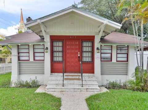 877 SW 2nd St, Miami, FL 33130
