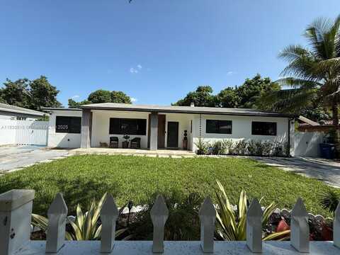 1351 NW 132nd Ter, Miami, FL 33167