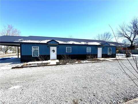168 E Doughty ST, Colcord, OK 74338