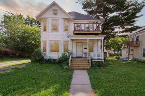127 N Madison Street, Stoughton, WI 53589