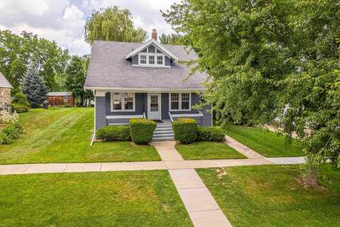 312 9th Avenue, New Glarus, WI 53574