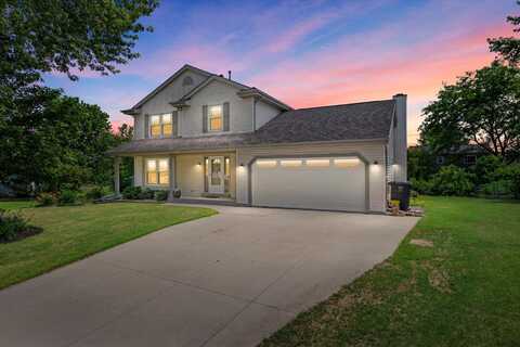 7258 Countryside Ct, Franklin, WI 53132