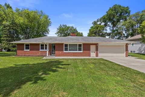 1320 Hickory Dr, Waukesha, WI 53186