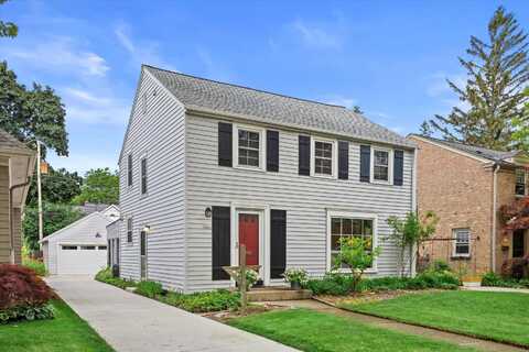 5821 N Santa Monica Blvd, Whitefish Bay, WI 53217
