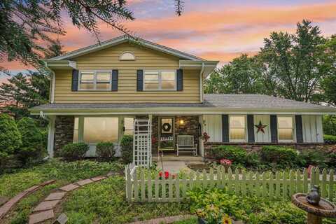 18815 W Observatory Rd, New Berlin, WI 53146