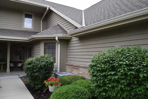 N21w24248 Cumberland Dr, Pewaukee, WI 53072