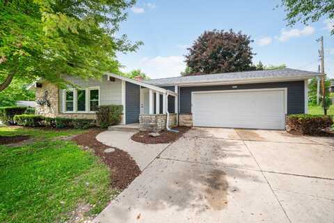 1816 Sylvan Way, West Bend, WI 53095