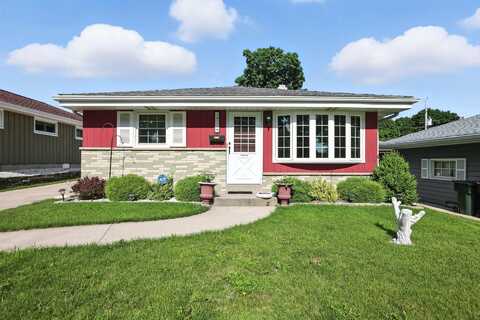 2427 S 93rd St, West Allis, WI 53227
