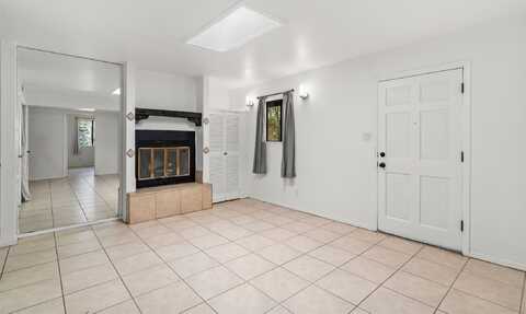 2376 Camino Capitan unit: 3, Santa Fe, NM 87505