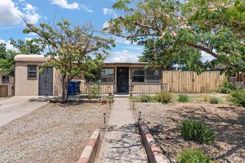 9201 MESCALERO Road NE, Albuquerque, NM 87111