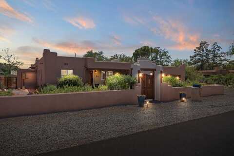 704 TYLER Road NW, Los Ranchos, NM 87107