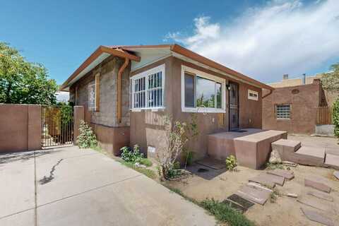907 Edith Boulevard SE, Albuquerque, NM 87102