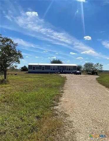435 County Road 95d, Moulton, TX 77975