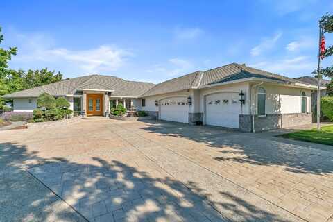 158 Prairie Landing Drive, Eagle Point, OR 97524