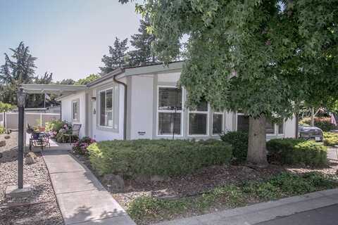 4624 S Pacific Highway, Phoenix, OR 97535