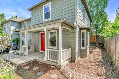 835 Blackberry Lane, Ashland, OR 97520