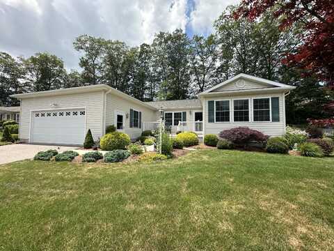 30 Looking Glass Circle, Uncasville, CT 06382