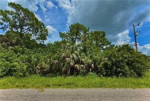 618 Henry Avenue, Lehigh Acres, FL 33972