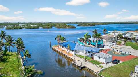 867 Oak Street, Fort Myers Beach, FL 33931