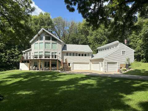 16514 DIXON Drive, HONEY CREEK, IA 51555