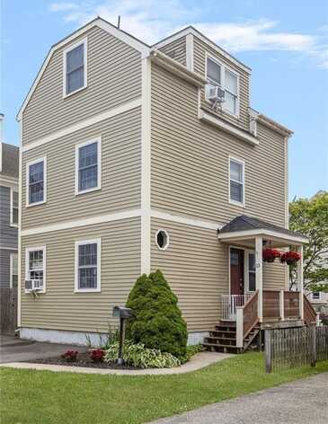 13 Vaughan Avenue, Newport, RI 02840