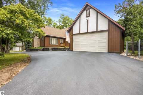 7486 Western Road, Charlevoix, MI 49720