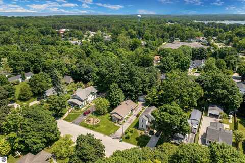 314 Prospect Street, Charlevoix, MI 49720